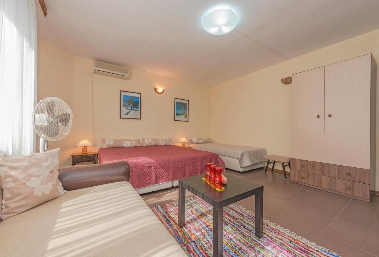 Holiday House Gendar, เชอร์โนโมเรทส์ ภายนอก รูปภาพ